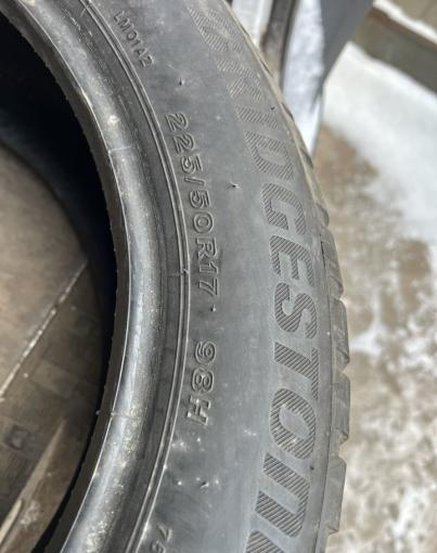 Bridgestone Blizzak LM-001 225/50 R17