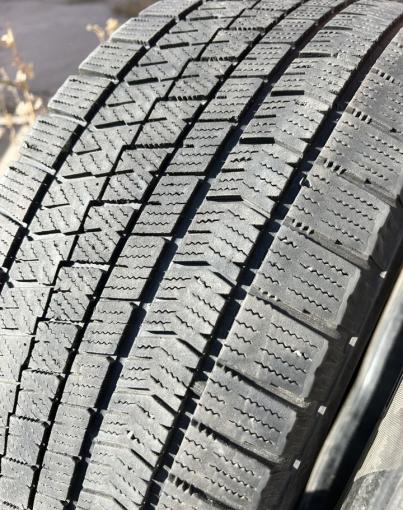 Bridgestone Blizzak VRX2 245/45 R19