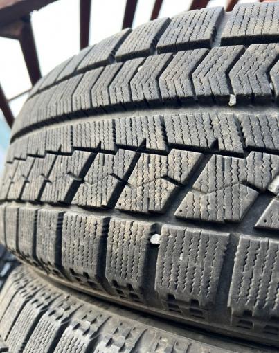 Bridgestone Blizzak VRX 215/60 R17