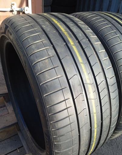 Pirelli P Zero PZ4 315/35 R21