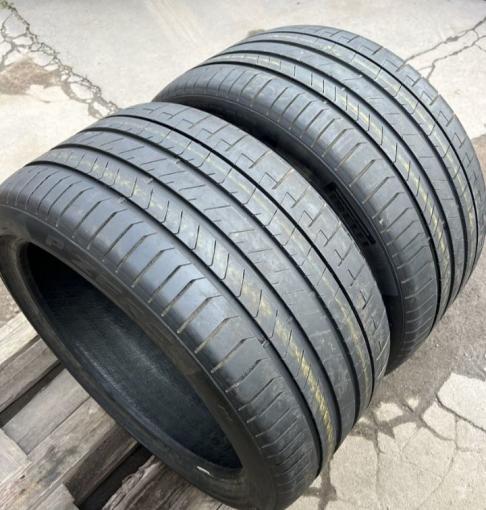 Pirelli P Zero PZ4 295/35 R20