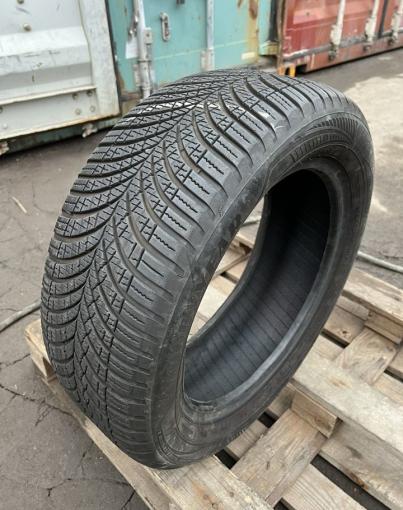 Goodyear Vector 4Seasons Gen-3 205/55 R16