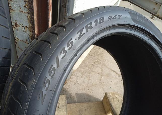 Pirelli P Zero 255/35 R18