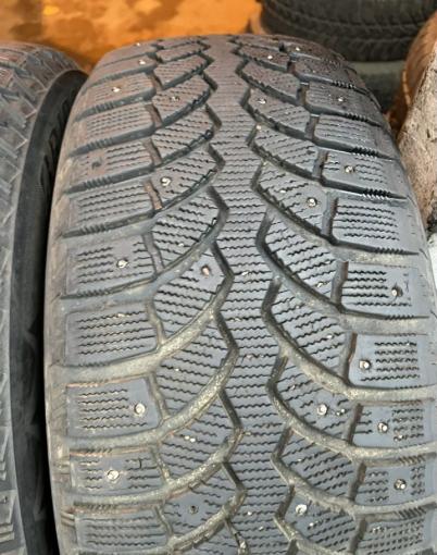 Bridgestone Blizzak Spike-01 235/55 R18