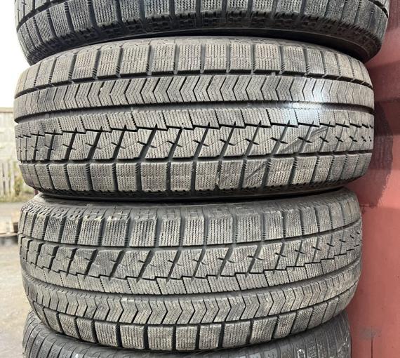 Bridgestone Blizzak VRX 215/60 R16