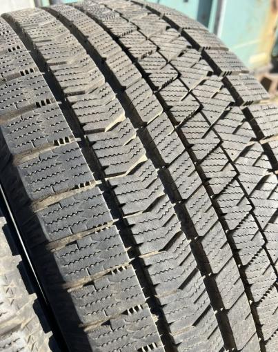 Bridgestone Blizzak VRX2 245/50 R18