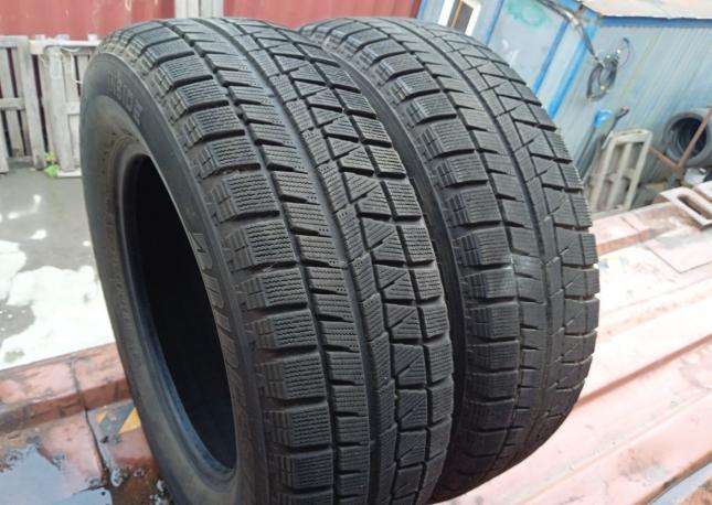 Bridgestone Blizzak Revo GZ 215/65 R16