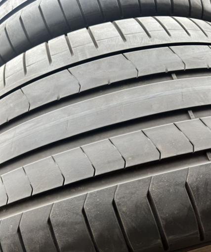 Pirelli P Zero PZ4 275/35 R20