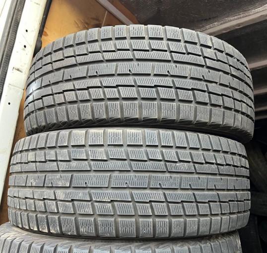 Yokohama Ice Guard IG30 215/55 R17