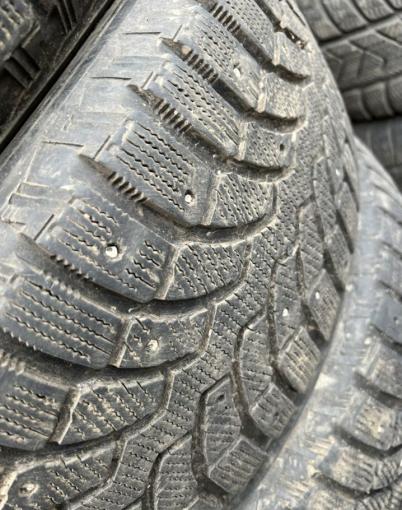 Bridgestone Blizzak Spike-01 235/65 R17