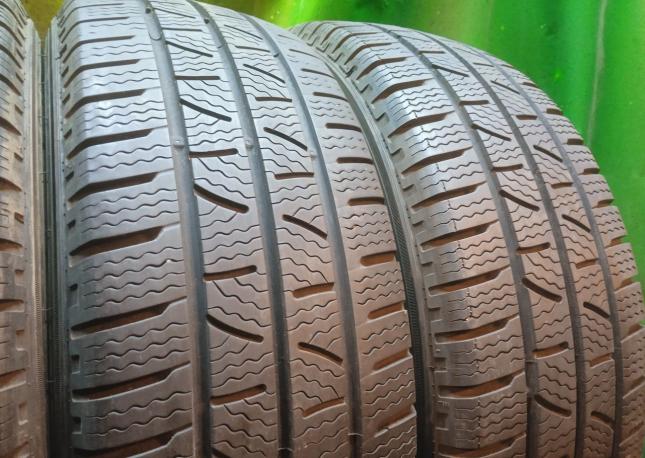 Pirelli Carrier Winter 215/65 R16C