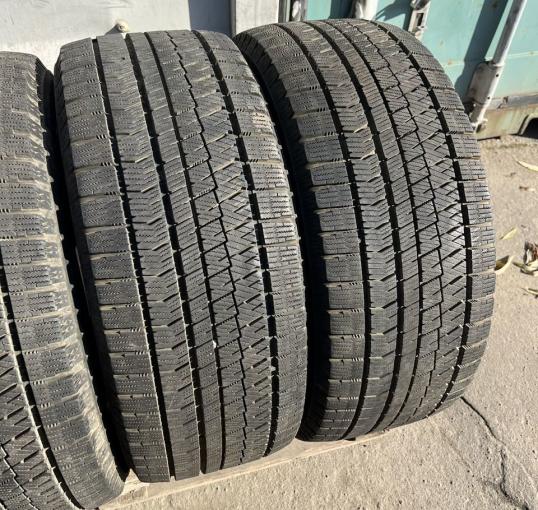 Bridgestone Blizzak VRX2 245/50 R18