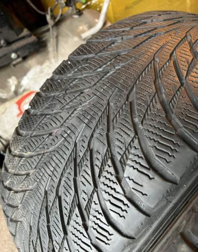 Nokian Tyres Hakkapeliitta R2 255/45 R18