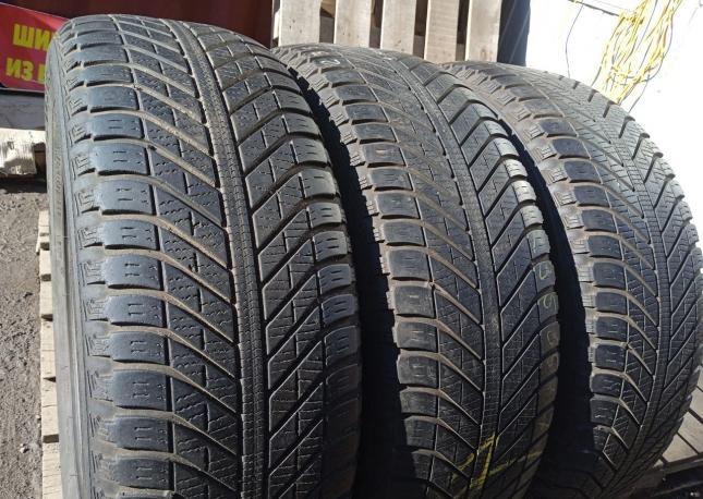 Goodyear Vector 4Seasons SUV 235/65 R17