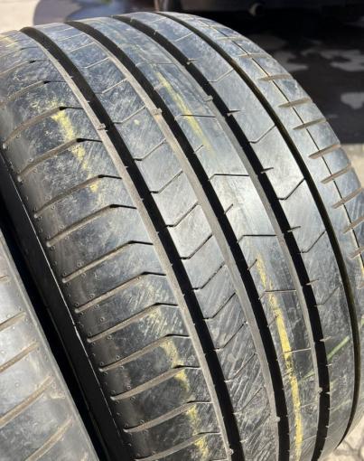 Pirelli P Zero PZ4 285/40 R19