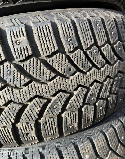 Bridgestone Blizzak Spike-01 235/55 R18