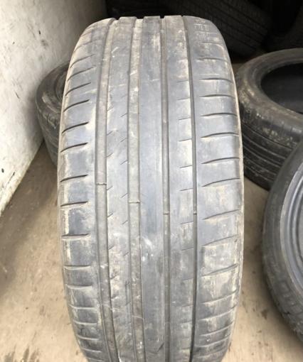 Michelin Pilot Sport 4 235/45 R18