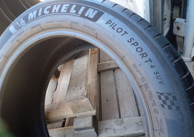 Michelin Pilot Sport 4 SUV 275/45 R20