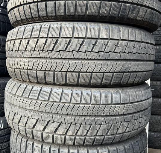 Bridgestone Blizzak VRX 215/60 R17