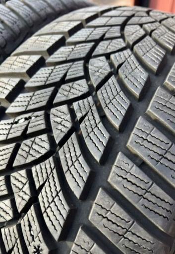 Goodyear UltraGrip Performance+ 235/45 R18