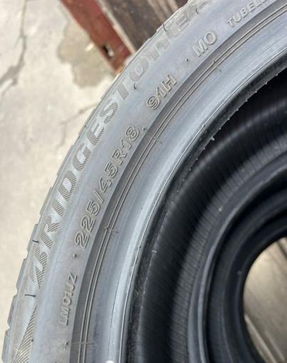 Bridgestone Blizzak LM-001 225/45 R18