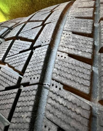 Bridgestone Blizzak Revo GZ 215/65 R16