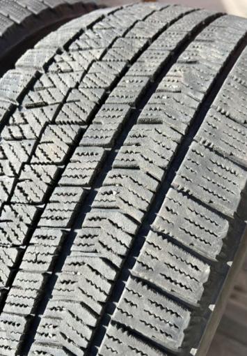 Bridgestone Blizzak VRX2 245/45 R19