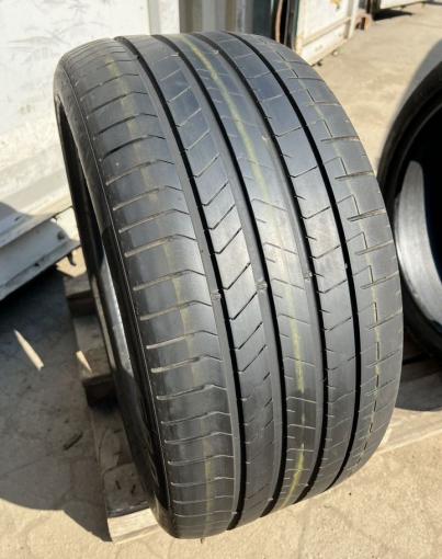 Pirelli P Zero PZ4 315/35 R22
