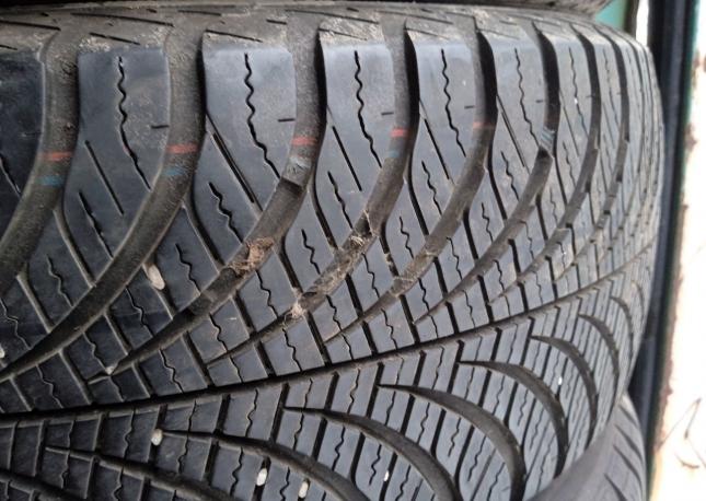 Goodyear Vector 4Seasons Gen-2 195/55 R16