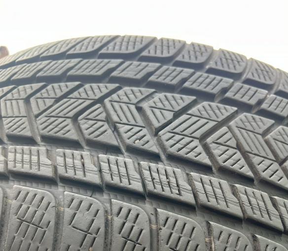 Pirelli Scorpion Winter 275/45 R21