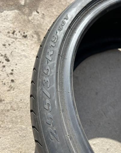 Pirelli P Zero 255/35 R19