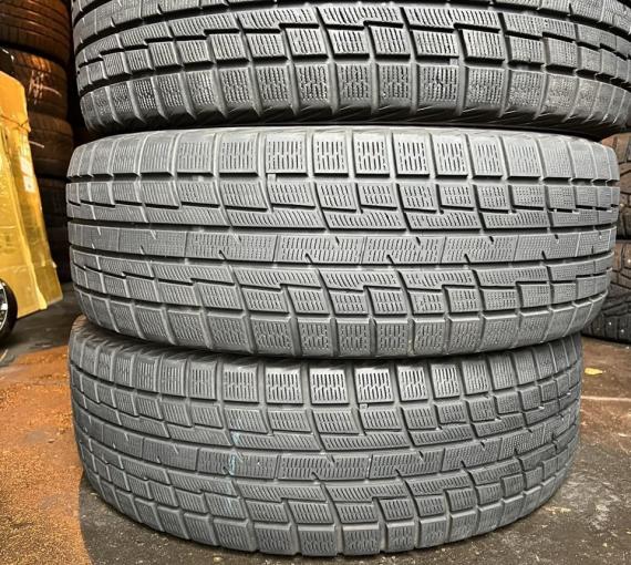 Yokohama Ice Guard IG30 215/60 R16