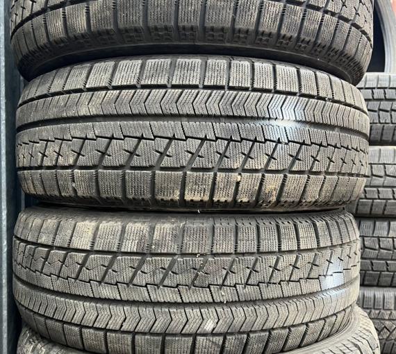 Bridgestone Blizzak VRX 215/60 R16