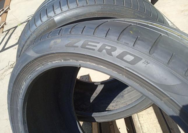 Pirelli P Zero PZ4 265/35 R20