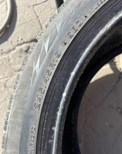 Bridgestone Blizzak VRX2 245/45 R19