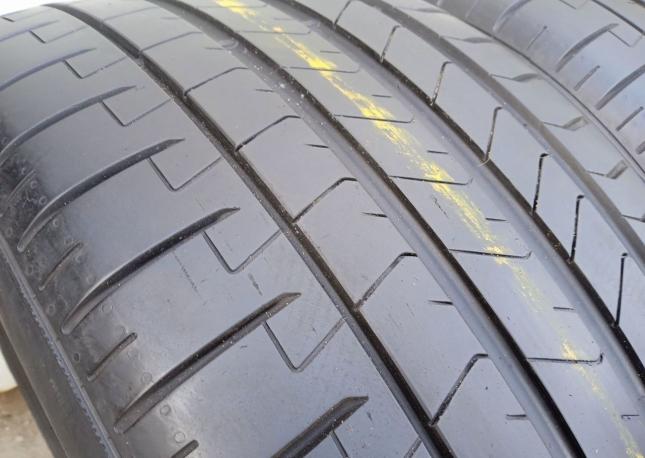 Pirelli P Zero PZ4 285/35 R21