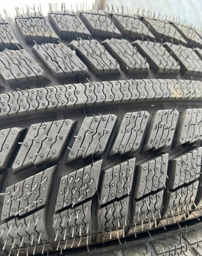 Syron Everest 1 Plus 195/55 R16