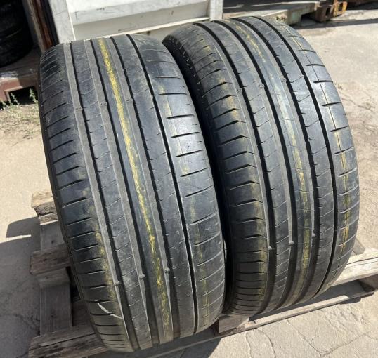 Pirelli P Zero PZ4 285/40 R22