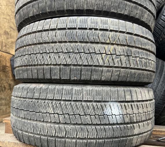 Bridgestone Blizzak VRX2 215/65 R16