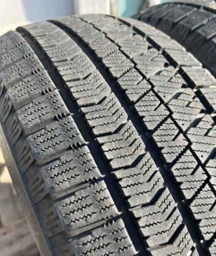 Bridgestone Blizzak VRX2 215/60 R16