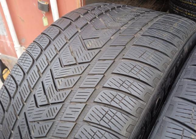 Pirelli Scorpion Winter 325/35 R22