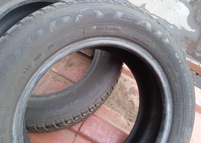 Goodyear Vector 4Seasons 205/60 R16