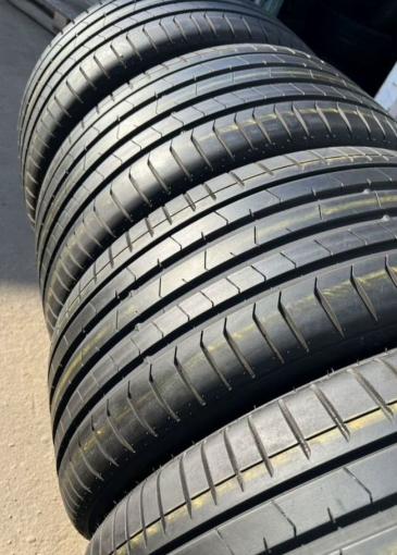 Pirelli P Zero PZ4 275/35 R22 и 315/30 R22