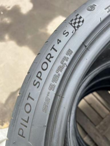 Michelin Pilot Sport 4 S 265/40 R21 и 295/35 R21