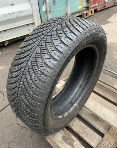 Goodyear Vector 4Seasons Gen-2 215/55 R17