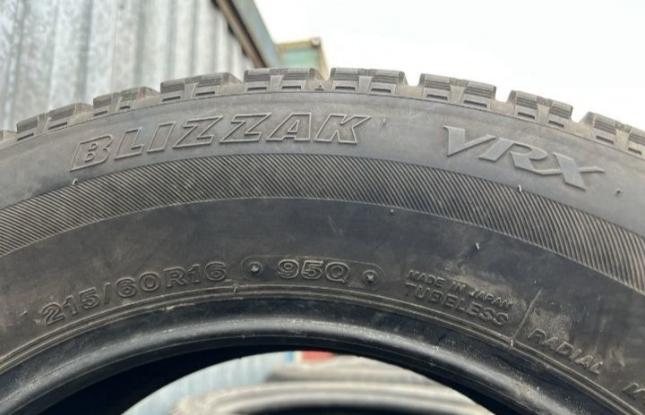 Bridgestone Blizzak VRX 215/60 R16