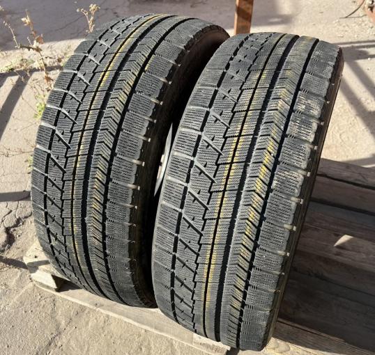 Bridgestone Blizzak VRX 245/40 R19