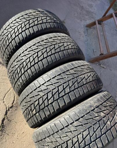 Bridgestone Blizzak LM-22 255/40 R19