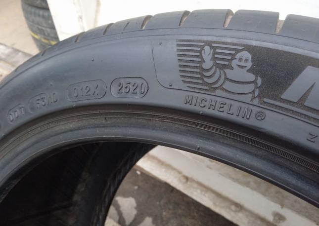 Michelin Pilot Sport 4 275/35 R19