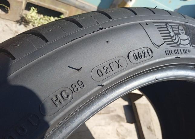 Michelin Pilot Sport 4 235/40 R18